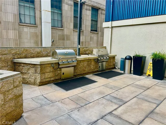 $4,250 | 300 East 4th Street, Unit 101, Long Beach, CA 90802