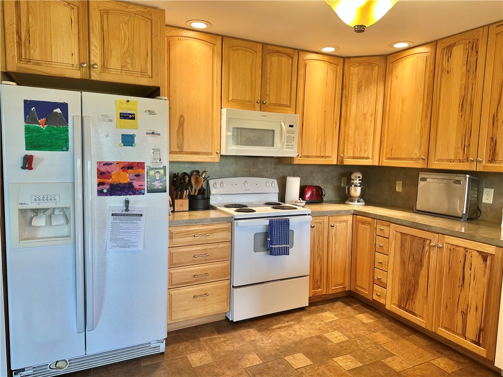 143 Burdick Medbury Road Norwich, NY 13815 - Photo 4 of 45