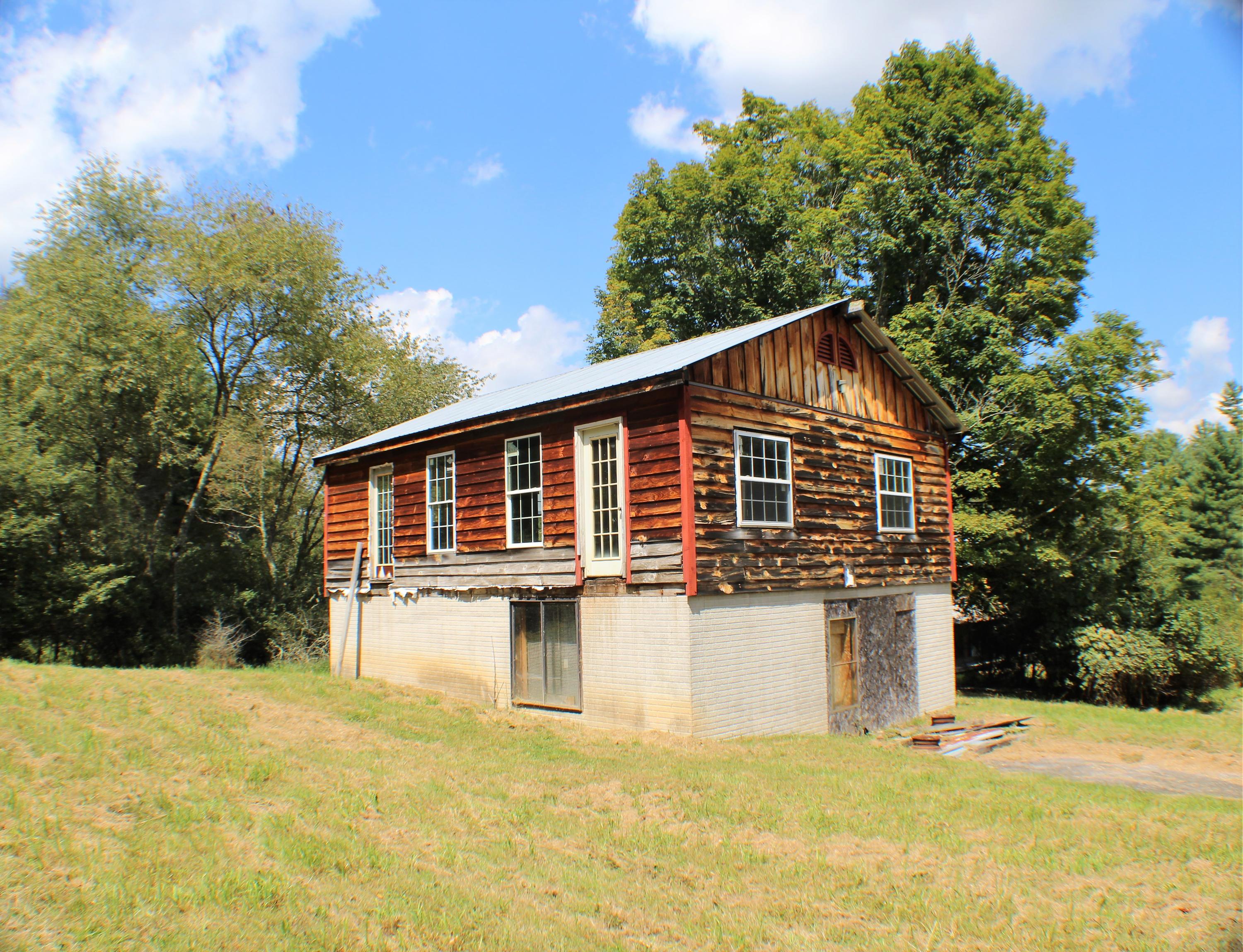 406 Curry Road Dunmore, WV 24934 - Photo 3 of 25 Gallery Image 3