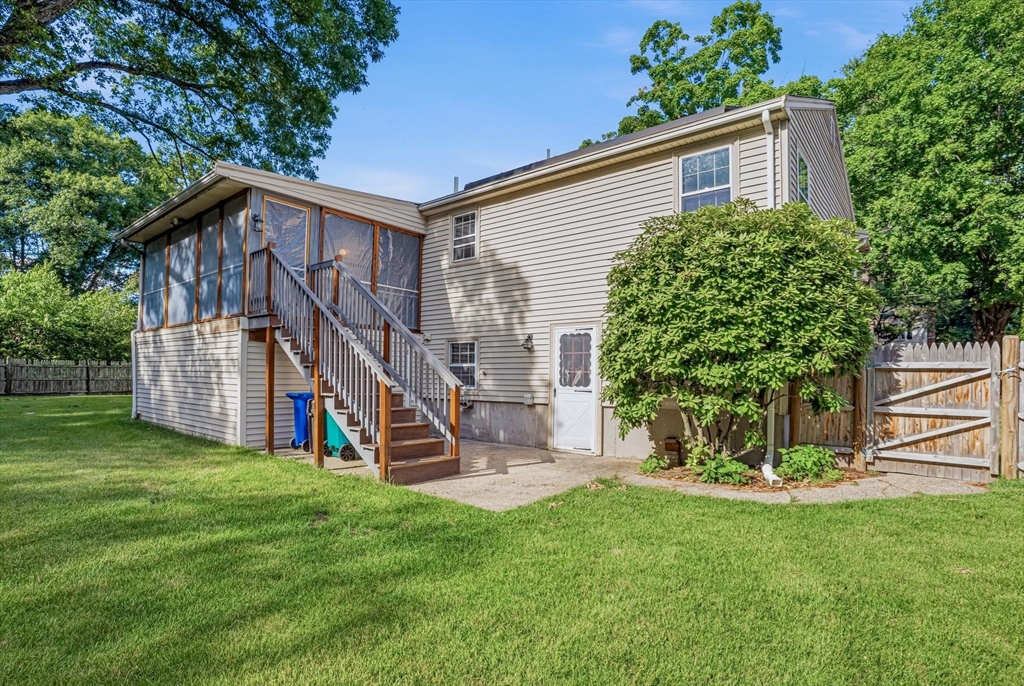 44 Tomlinson Road Attleboro, MA 02703 - Photo 33 of 35