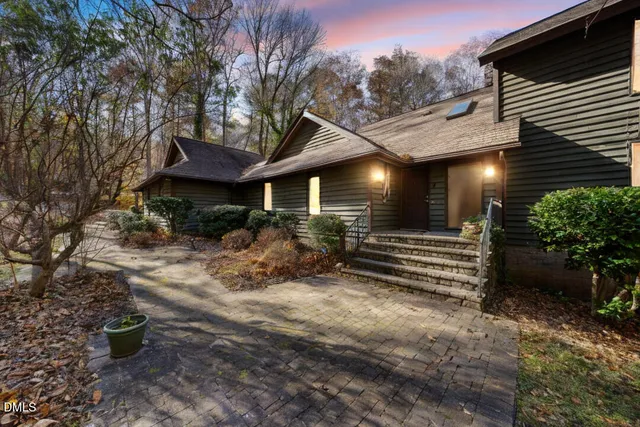 $1,100,000 | 1412 Arboretum Drive, Chapel Hill, NC 27517