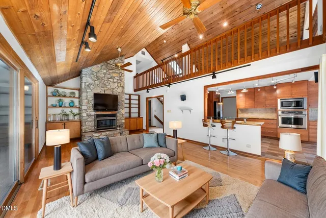 $1,100,000 | 1412 Arboretum Drive, Chapel Hill, NC 27517