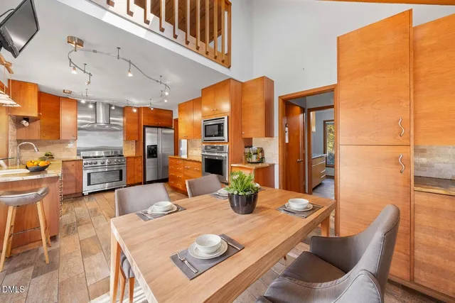 $1,100,000 | 1412 Arboretum Drive, Chapel Hill, NC 27517