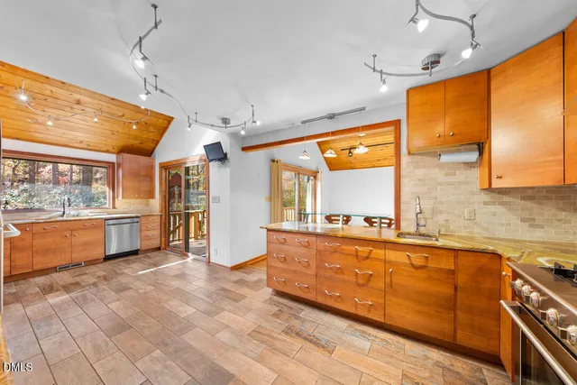 $1,100,000 | 1412 Arboretum Drive, Chapel Hill, NC 27517