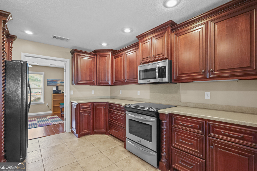 120 Caleb Circle Jesup, GA 31545 - Photo 12 of 32