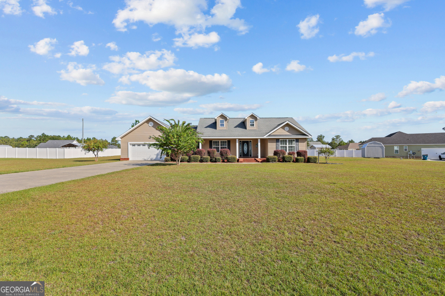 120 Caleb Circle Jesup, GA 31545 - Photo 2 of 32