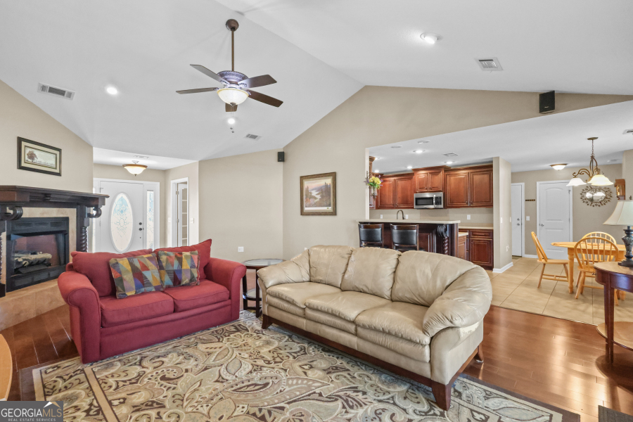 120 Caleb Circle Jesup, GA 31545 - Photo 6 of 32