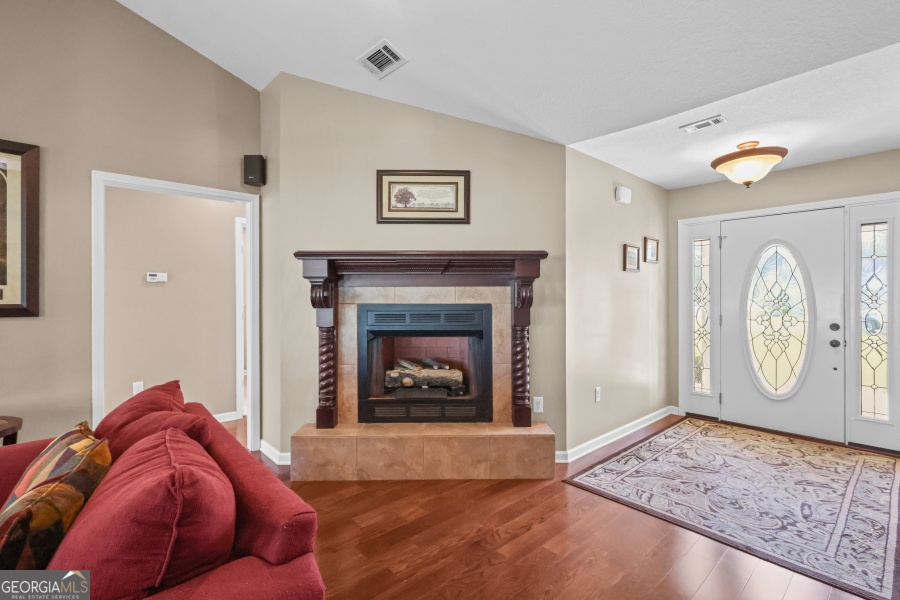 120 Caleb Circle Jesup, GA 31545 - Photo 8 of 32