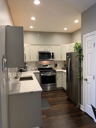 19 Hampshire Road, Unit 304 Methuen, MA 01844 - Photo 11 of 27