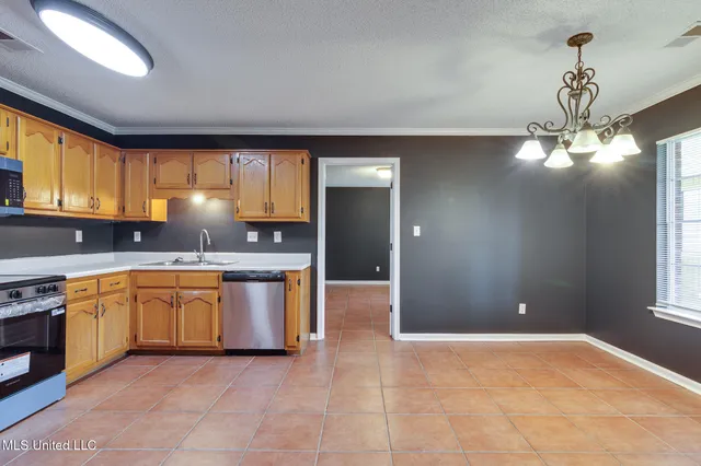 $284,500 | 10495 Spring River Cove, Lake Cormorant, MS 38641