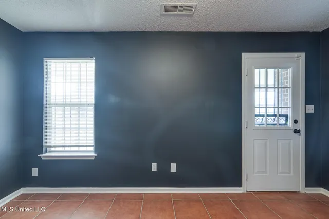 $284,500 | 10495 Spring River Cove, Lake Cormorant, MS 38641