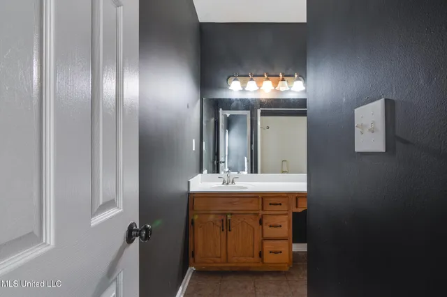 $284,500 | 10495 Spring River Cove, Lake Cormorant, MS 38641