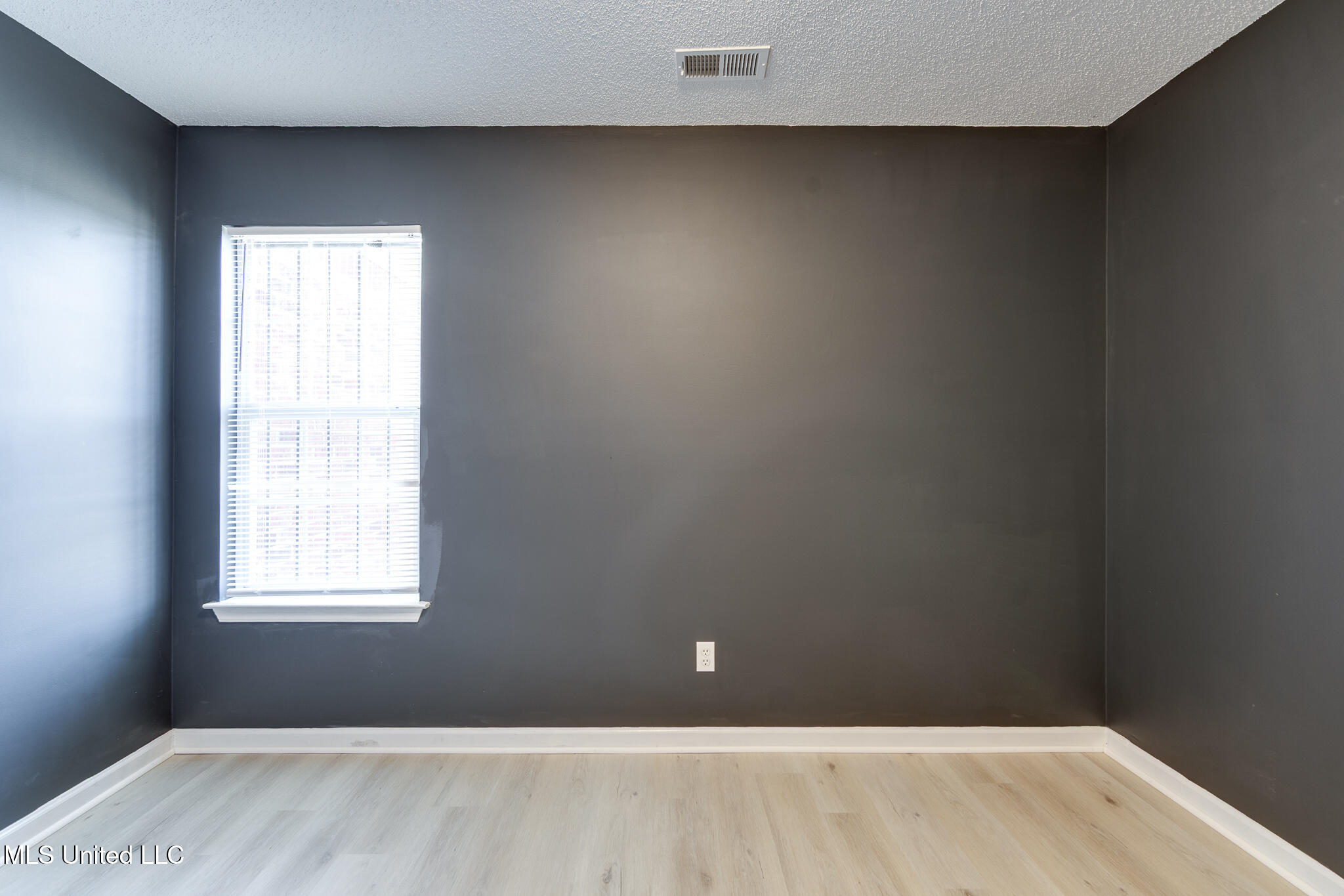 10495 Spring River Cove Lake Cormorant, MS 38641 - Photo 30 of 50 10495 Spring River Cove-32