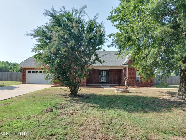 $284,500 | 10495 Spring River Cove, Lake Cormorant, MS 38641