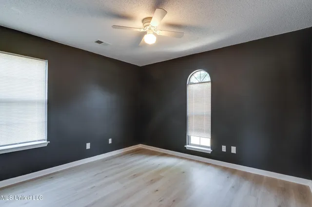 $284,500 | 10495 Spring River Cove, Lake Cormorant, MS 38641