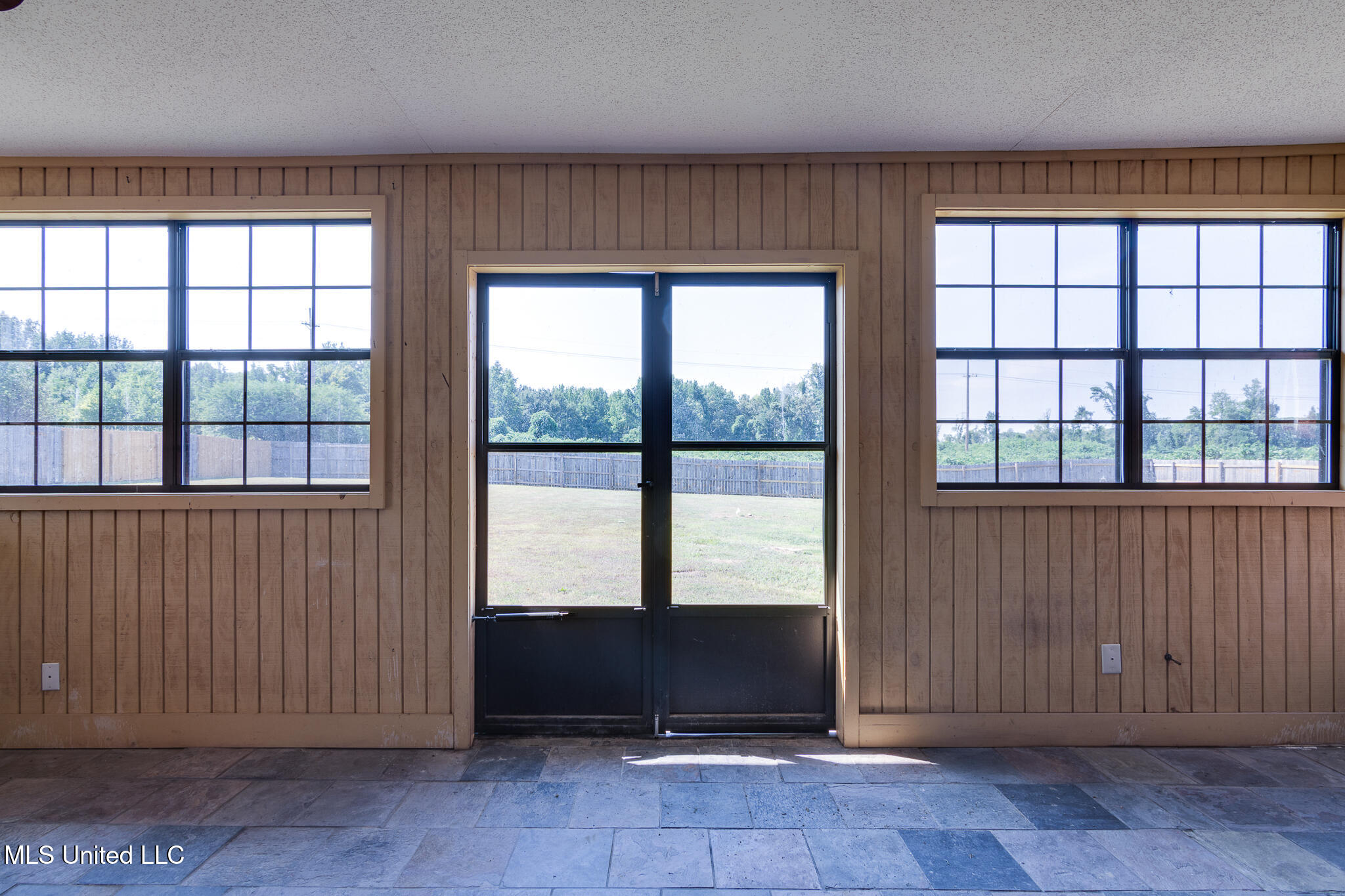 10495 Spring River Cove Lake Cormorant, MS 38641 - Photo 43 of 50 10495 Spring River Cove-44