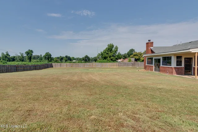 $284,500 | 10495 Spring River Cove, Lake Cormorant, MS 38641