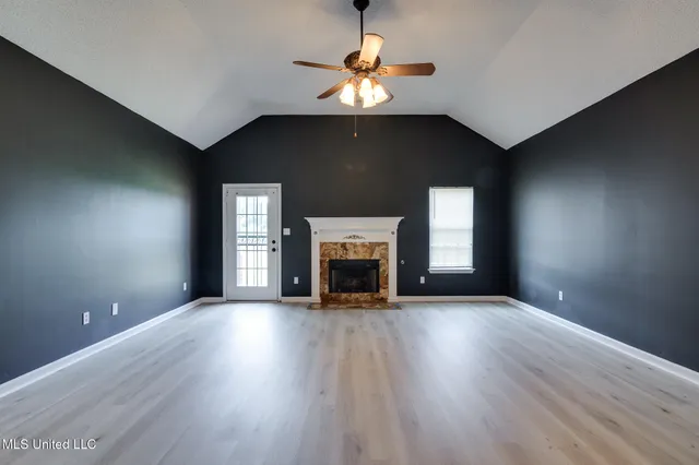 $284,500 | 10495 Spring River Cove, Lake Cormorant, MS 38641