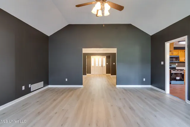 $284,500 | 10495 Spring River Cove, Lake Cormorant, MS 38641