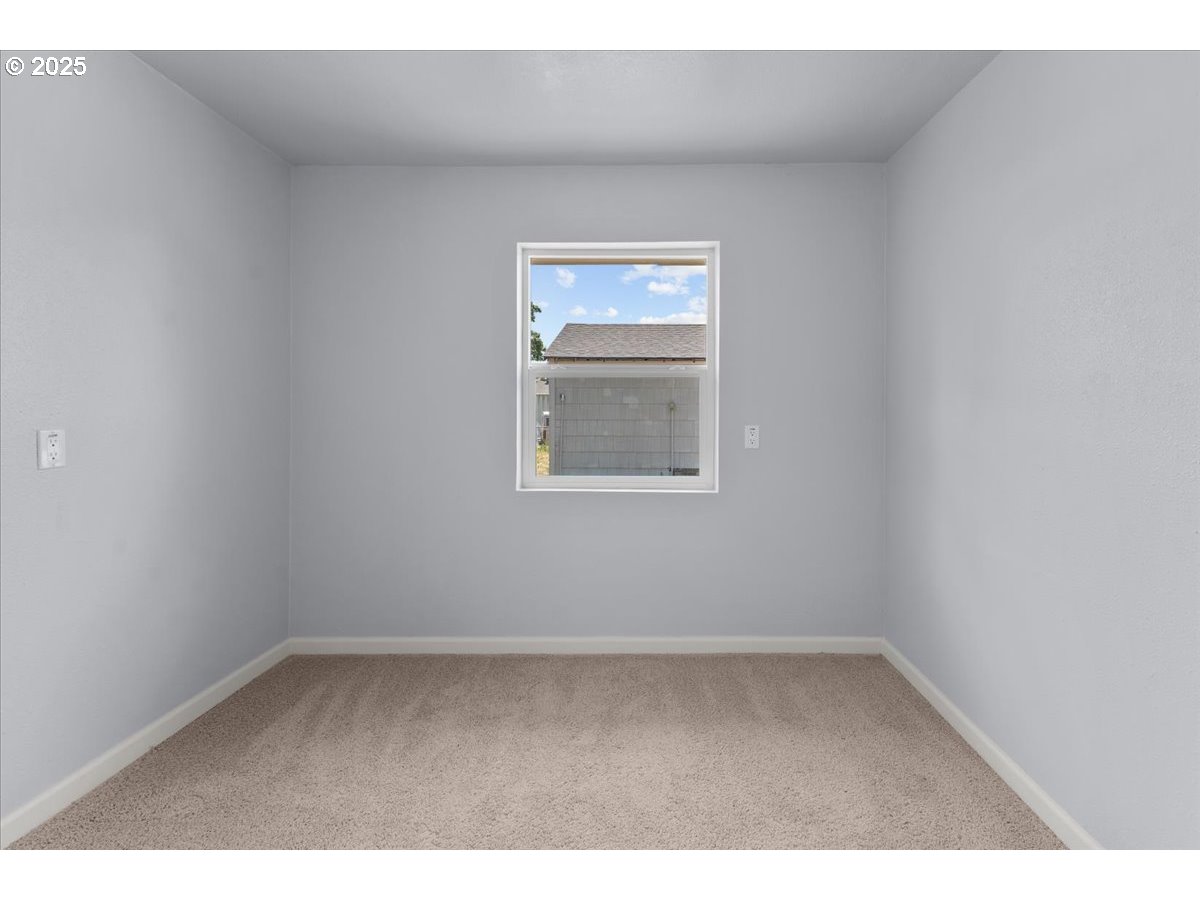 6704 Southeast Nehalem Street Portland, OR 97206 - Photo 17 of 24