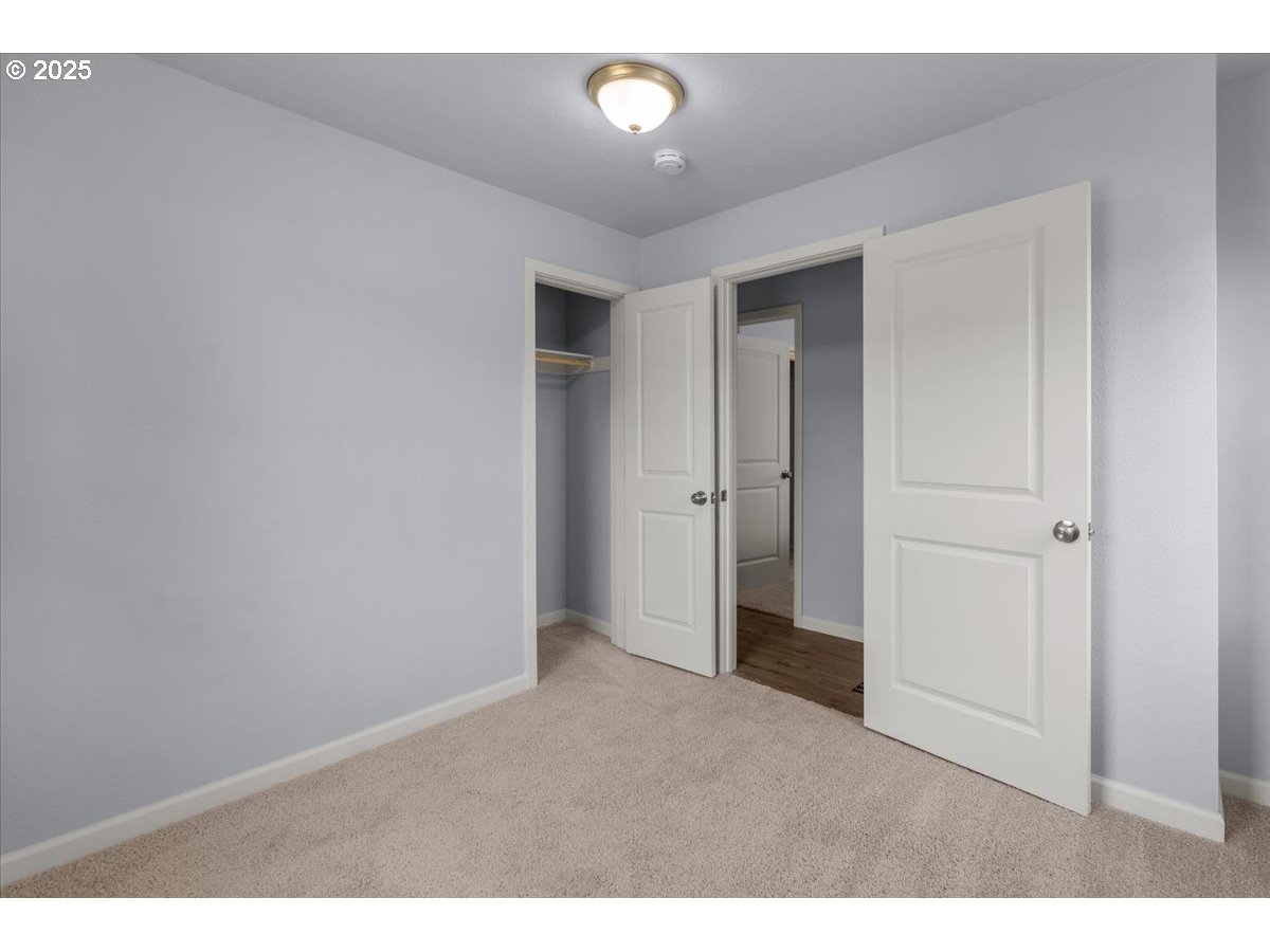 6704 Southeast Nehalem Street Portland, OR 97206 - Photo 18 of 24