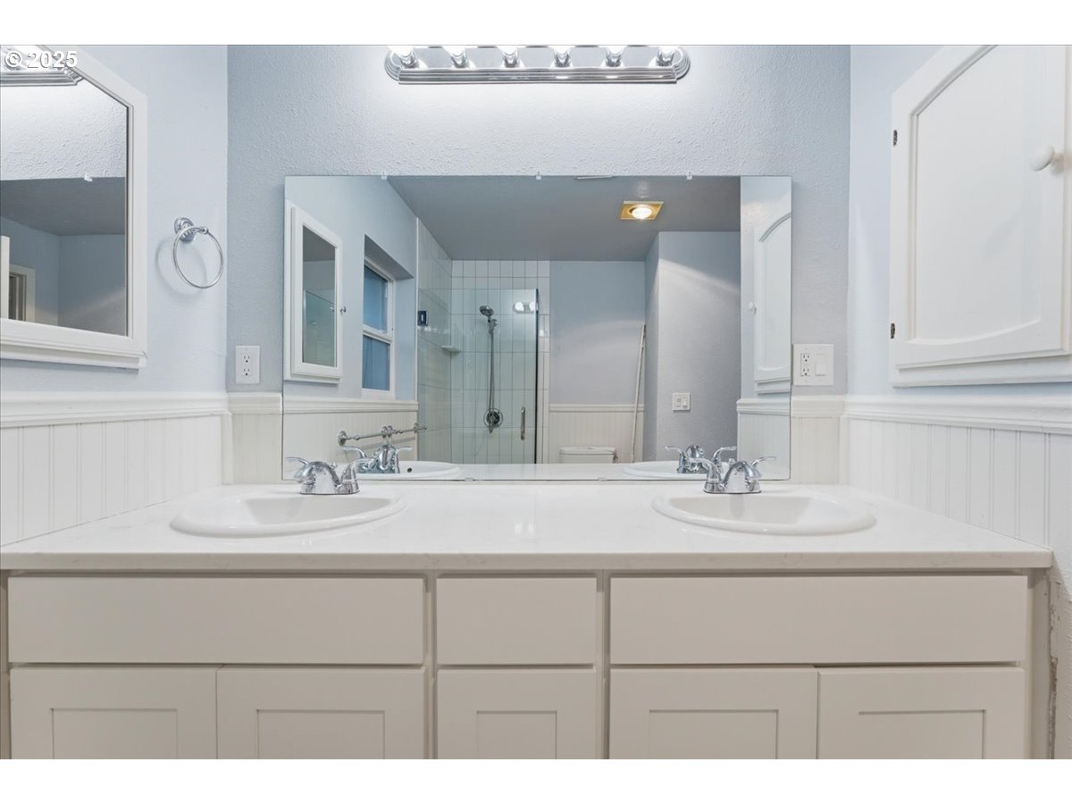 6704 Southeast Nehalem Street Portland, OR 97206 - Photo 21 of 24