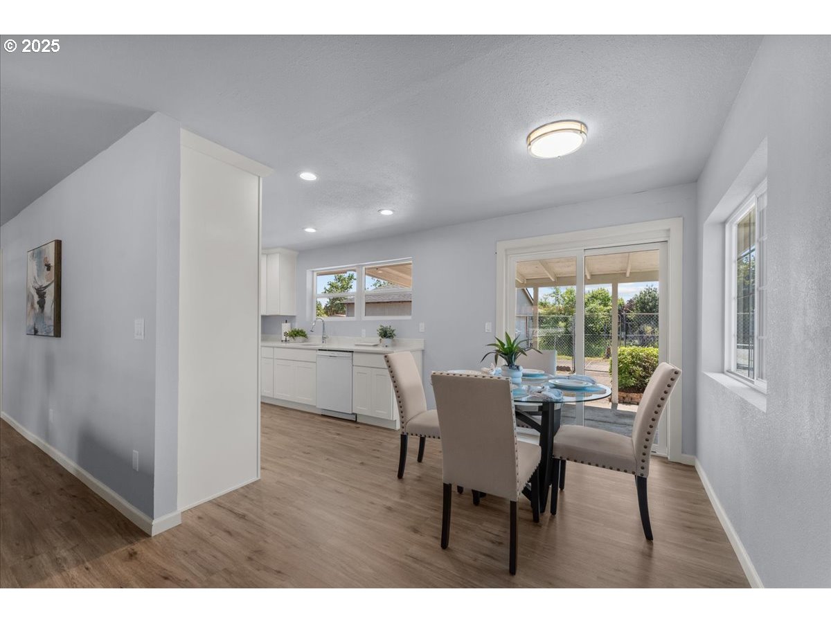 6704 Southeast Nehalem Street Portland, OR 97206 - Photo 10 of 24