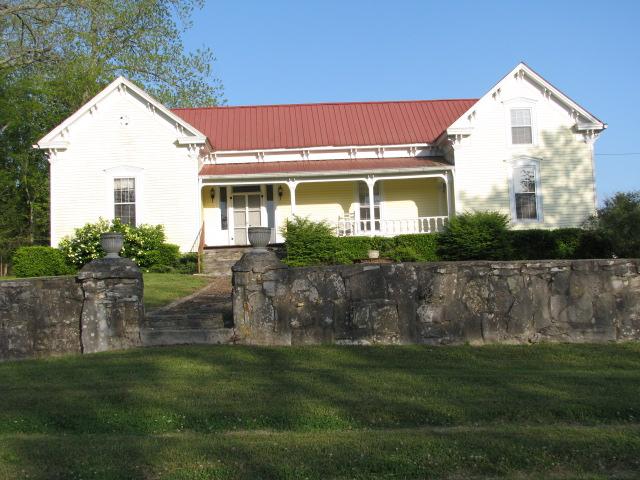 38 Crystal Ridge Road Mulberry, TN 37359 - Photo 1 of 20 a front view of a house with a yard