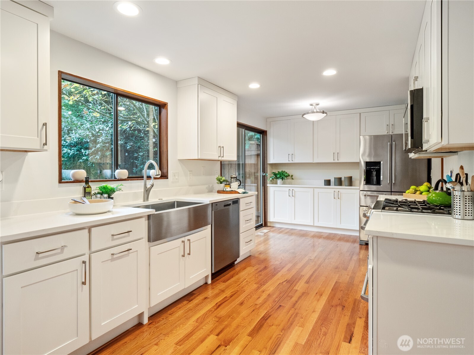 17519 Northeast 38th Court, Unit 9B Redmond, WA 98052 - Photo 14 of 37