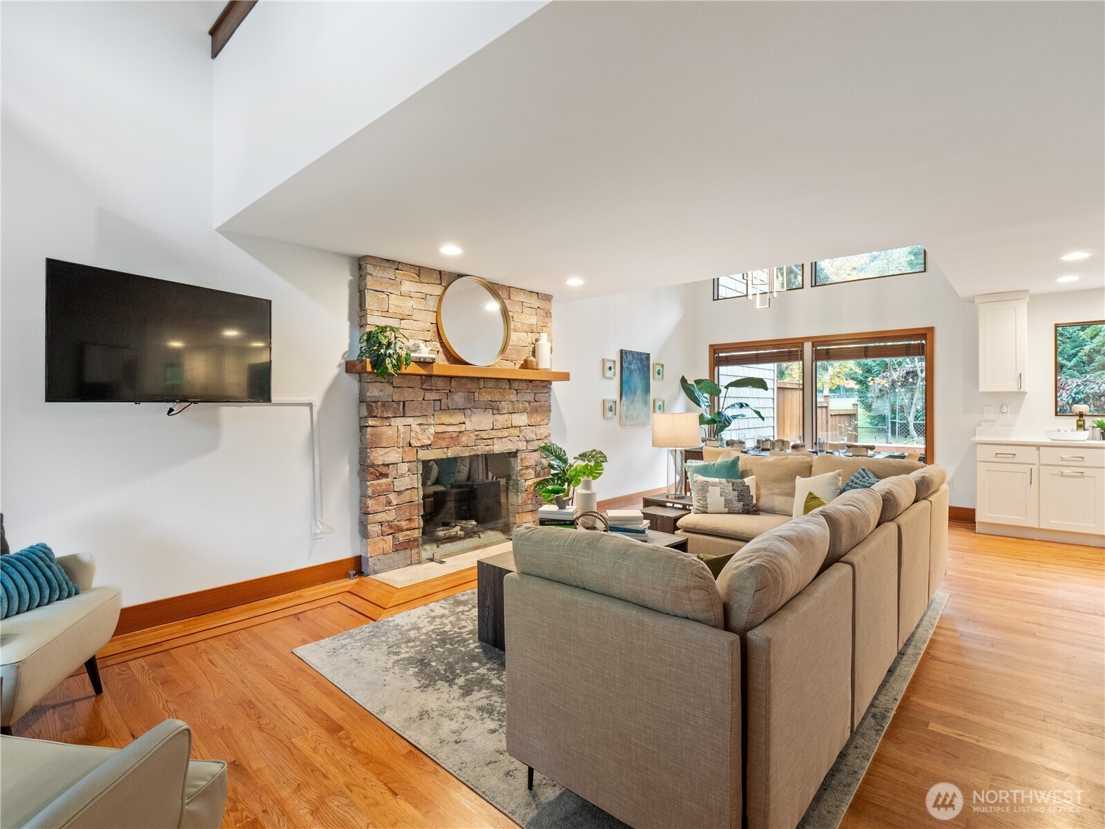 17519 Northeast 38th Court, Unit 9B Redmond, WA 98052 - Photo 9 of 37