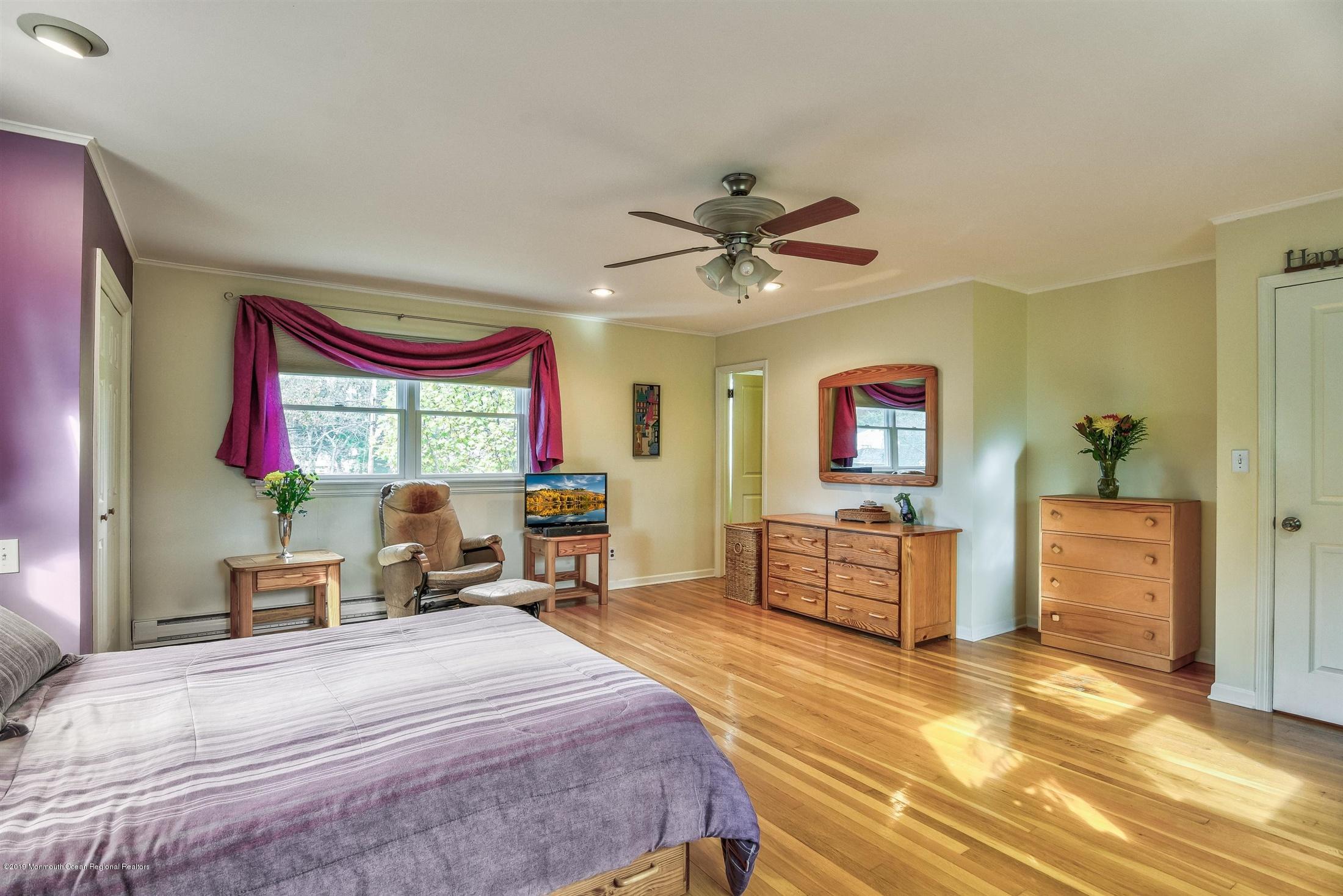 6 Sheffield Road East Windsor, NJ 08520 - Photo 23 of 38 1st Master Bedroom