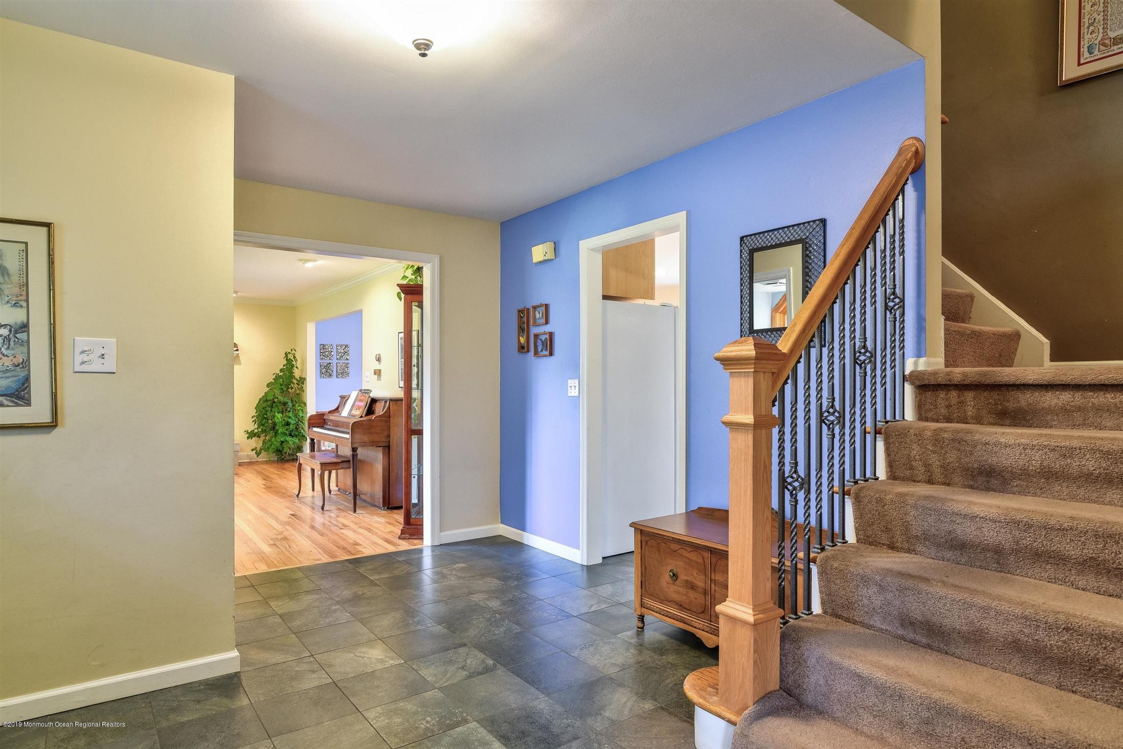 6 Sheffield Road East Windsor, NJ 08520 - Photo 6 of 38 Foyer