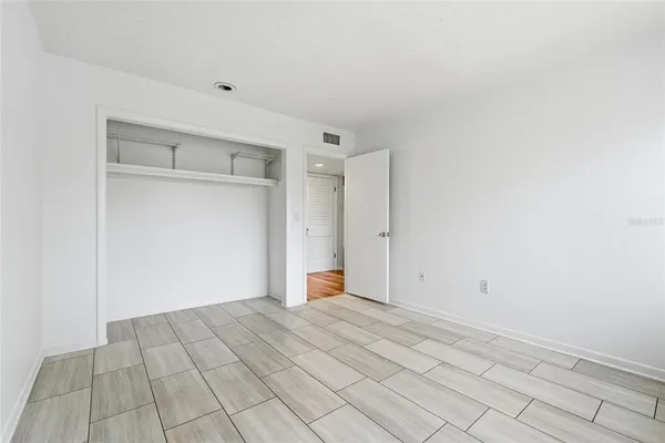 $159,700 | 6060 Peregrine Avenue, Unit 17E, Orlando, FL 32819