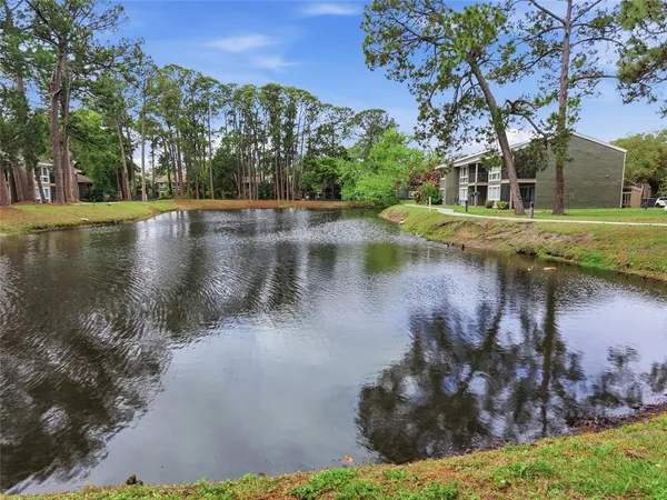 $159,700 | 6060 Peregrine Avenue, Unit 17E, Orlando, FL 32819