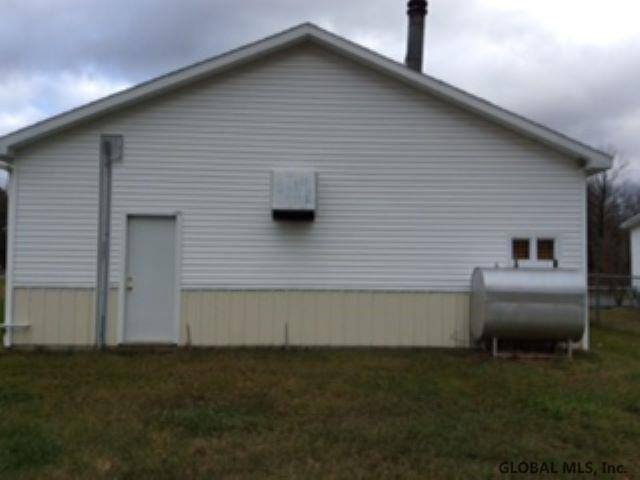 1236 Midline Road Amsterdam, NY 12010 - Photo 4 of 14 Photo 4