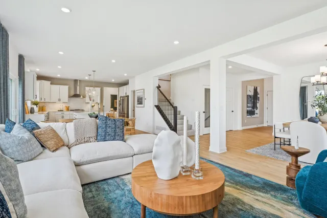 $716,115 | 8692 Periwinkle Boulevard, Woodbury, MN 55129