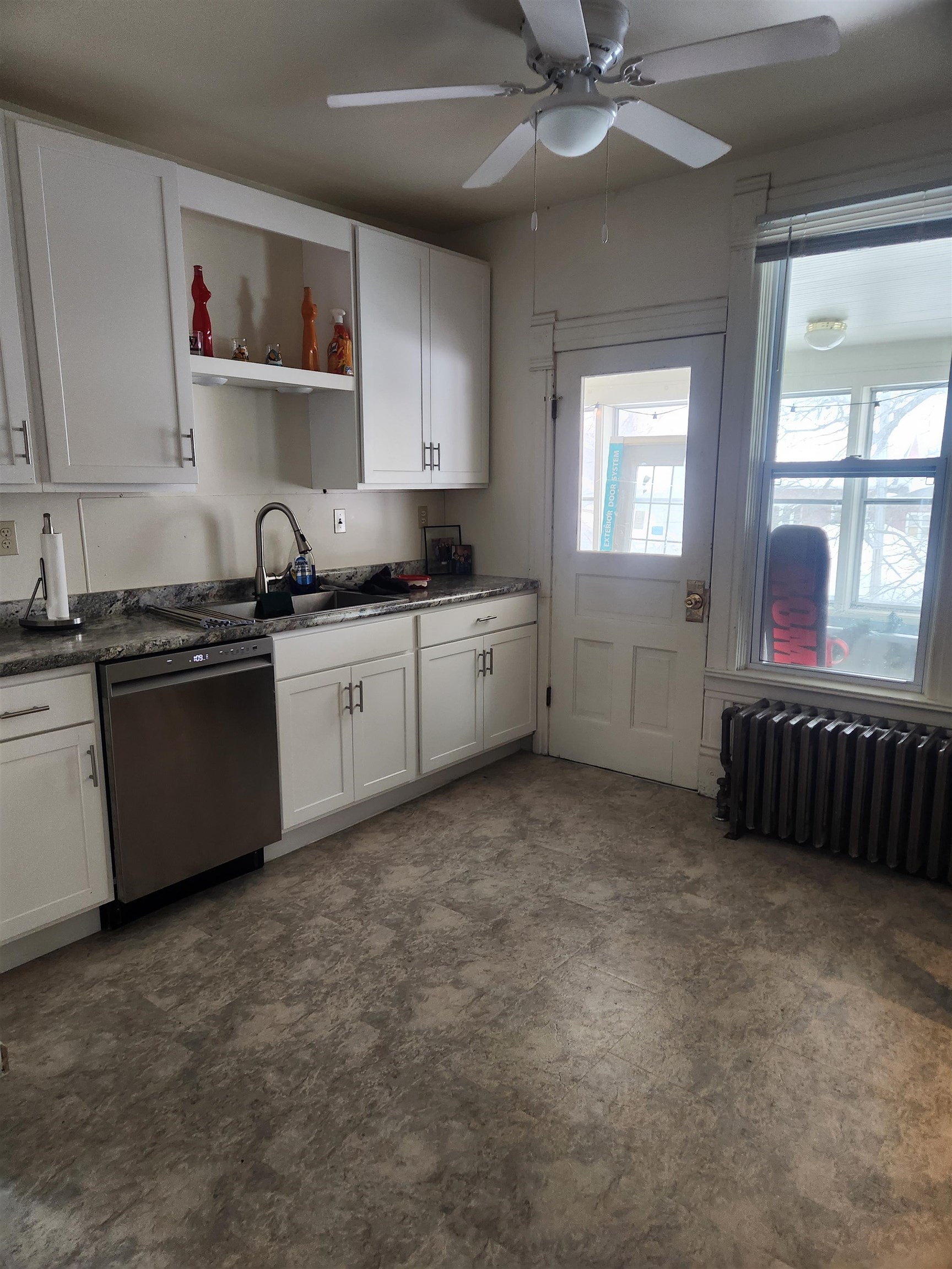 415 Superior Tomah, WI 54660 - Photo 2 of 15