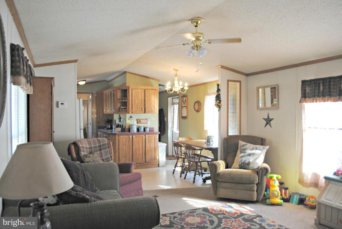 60 Oak Road Elizabethtown, PA 17022 - Photo 4 of 25 Gallery Image 4