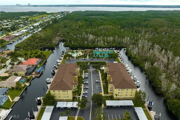 $1,800 | 1799 Four Mile Cove Parkway, Unit 913, Cape Coral, FL 33990