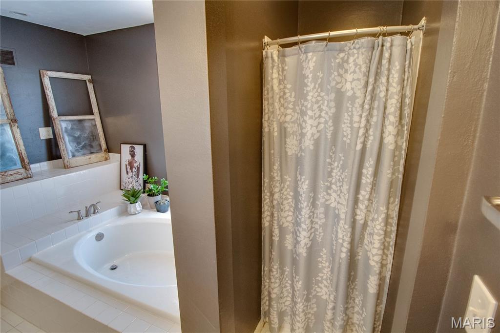 2019 Raintree Trail Collinsville, IL 62234 - Photo 39 of 68