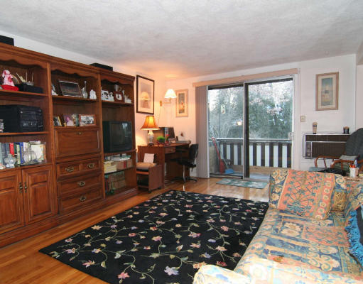 74 Renwick Road, Unit D Wakefield, MA 01880 - Photo 3 of 7