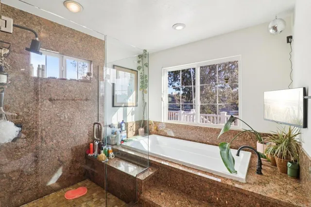 $1,099,999 | 4877 Twain Avenue, San Diego, CA 92120