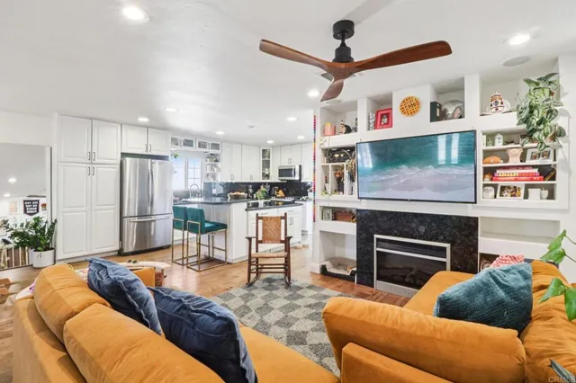 $1,099,999 | 4877 Twain Avenue, San Diego, CA 92120