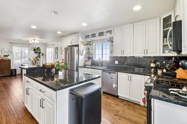 $1,099,999 | 4877 Twain Avenue, San Diego, CA 92120