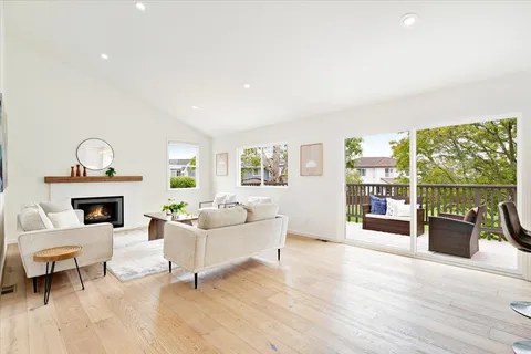 $1,990,000 | 206 Vía Lantana, Aptos, CA 95003