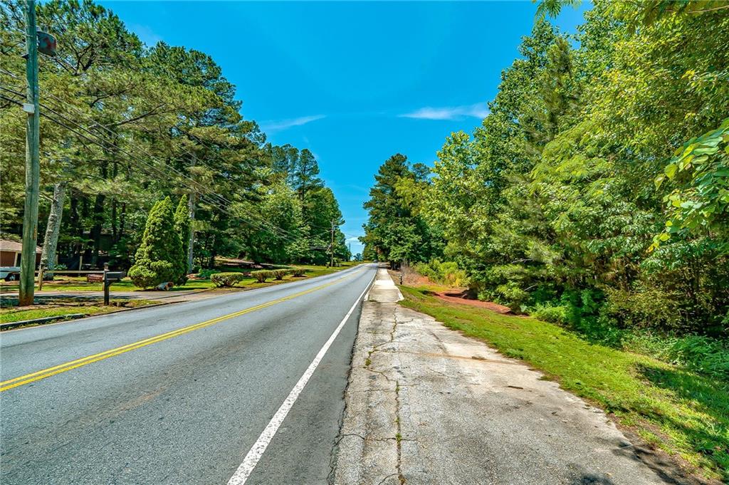 2061 Young Road Stone Mountain, GA 30088 - Photo 6 of 10