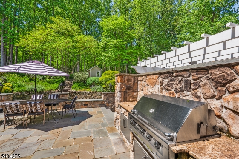 7 Chilton Road Chester, NJ 07930 - Photo 8 of 47