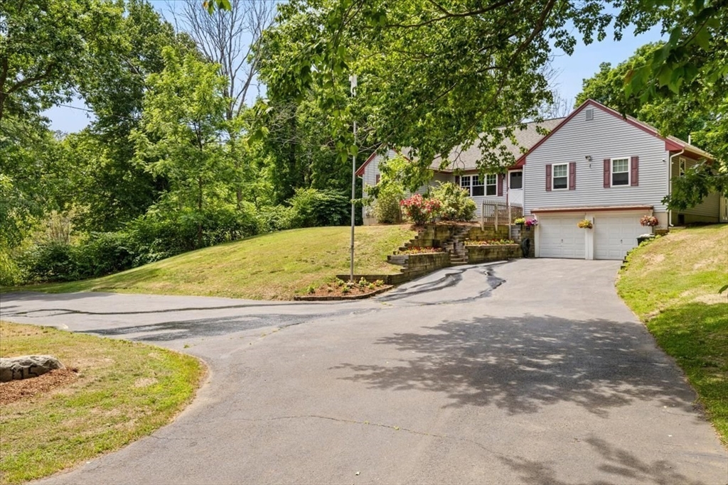 115 Springhill Avenue Bridgewater, MA 02324 - Photo 5 of 33