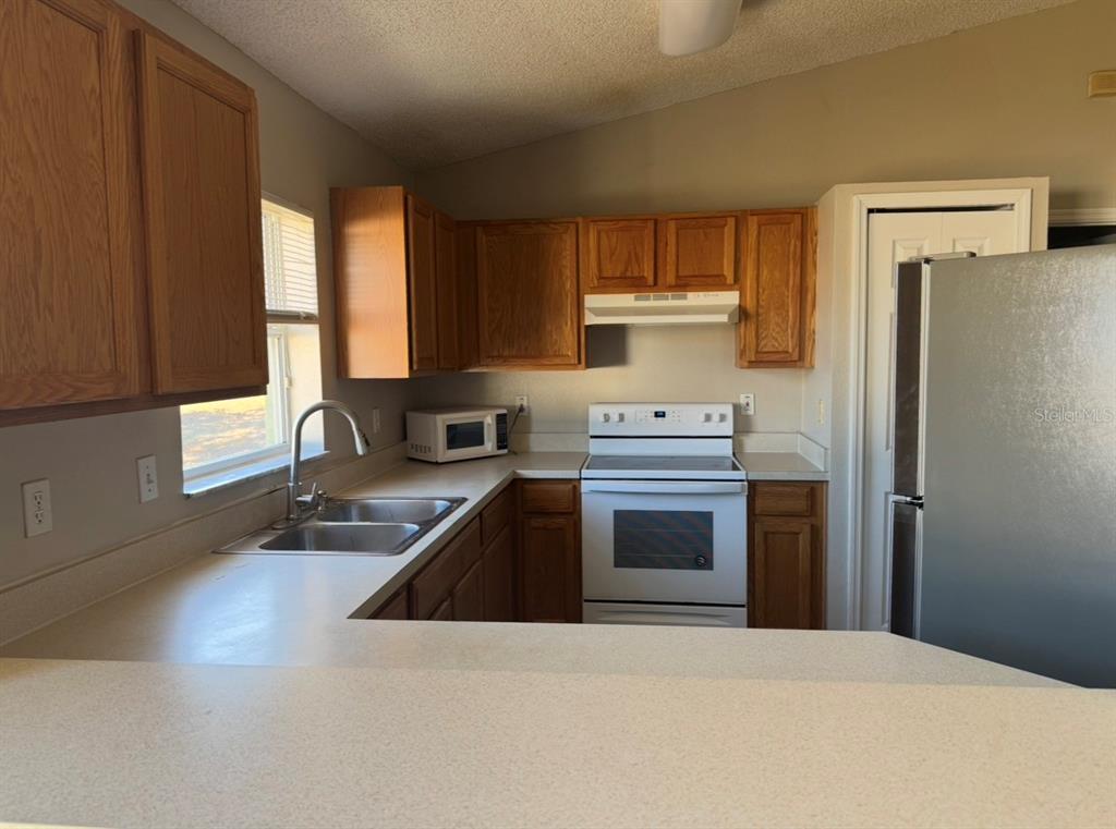 10 Squirrel Place Palm Coast, FL 32164 - Photo 7 of 38