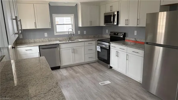 $229,900 | 302 La Quinta Drive, Advance, NC 27006